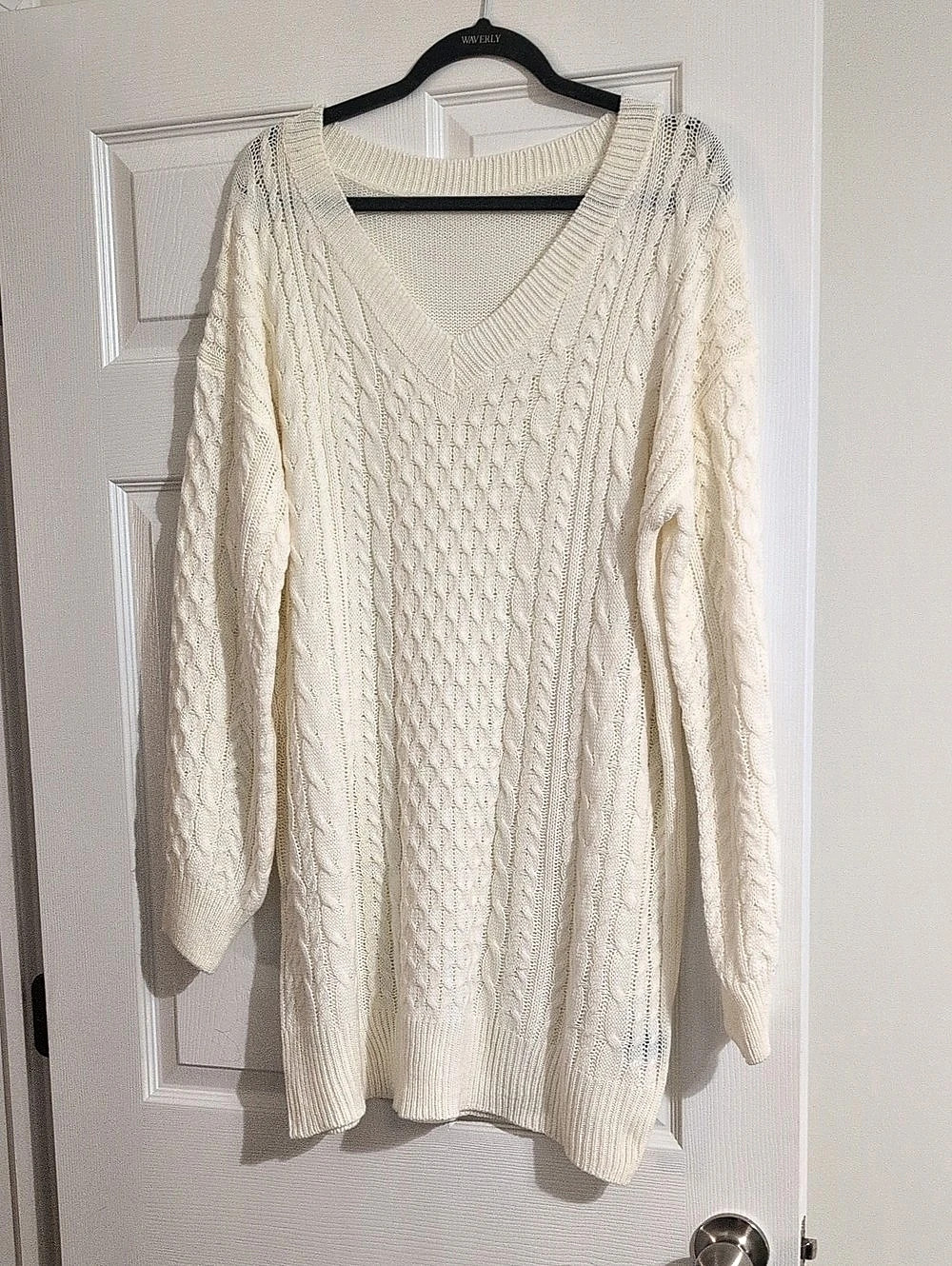 SHEIN Solid V-Neck Cable Knit Sweater Cream Large